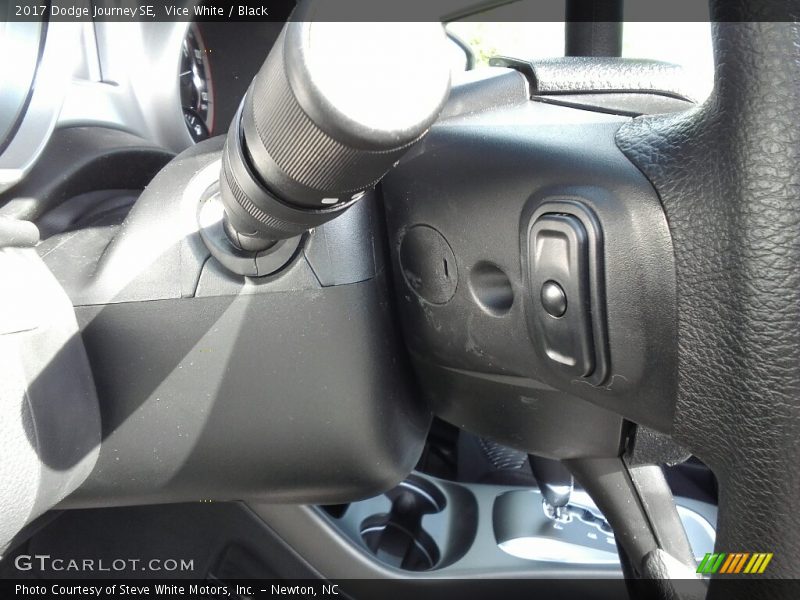 Vice White / Black 2017 Dodge Journey SE