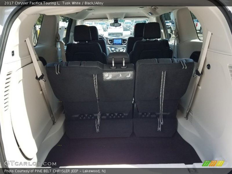 Tusk White / Black/Alloy 2017 Chrysler Pacifica Touring L