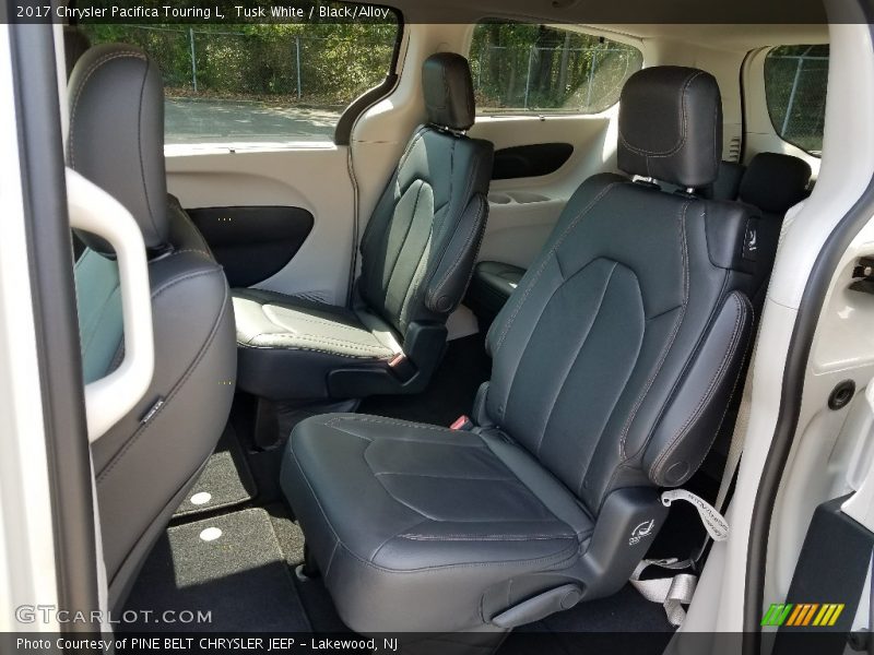 Tusk White / Black/Alloy 2017 Chrysler Pacifica Touring L