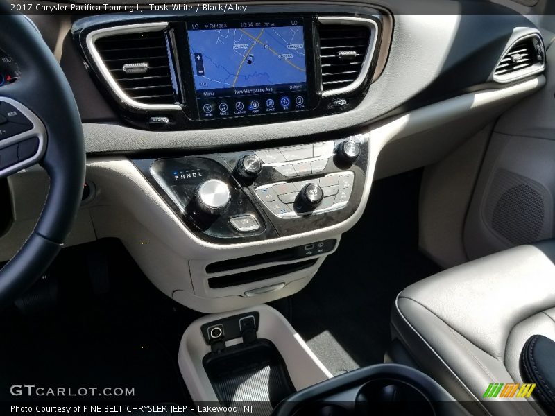 Tusk White / Black/Alloy 2017 Chrysler Pacifica Touring L