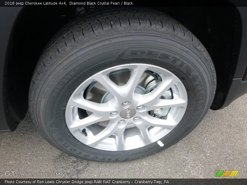 Diamond Black Crystal Pearl / Black 2018 Jeep Cherokee Latitude 4x4