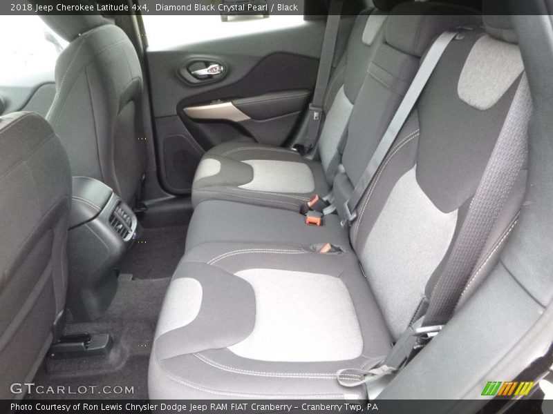 Diamond Black Crystal Pearl / Black 2018 Jeep Cherokee Latitude 4x4