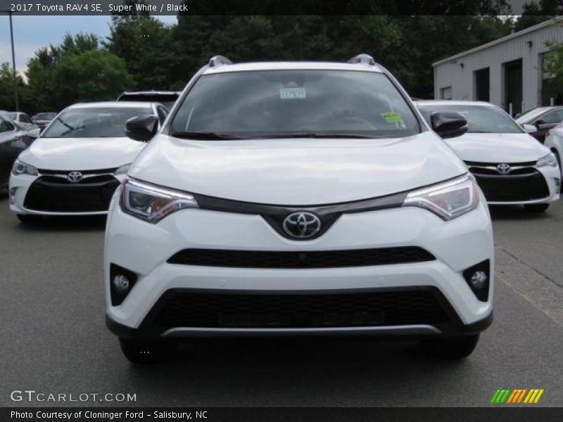 Super White / Black 2017 Toyota RAV4 SE