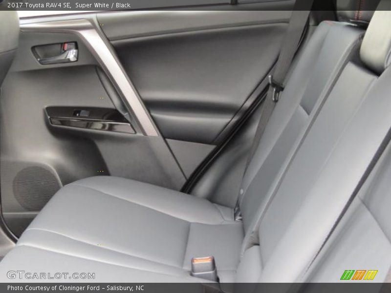 Super White / Black 2017 Toyota RAV4 SE