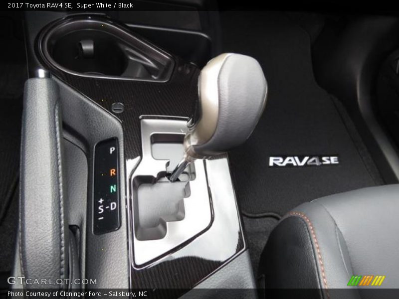 Super White / Black 2017 Toyota RAV4 SE