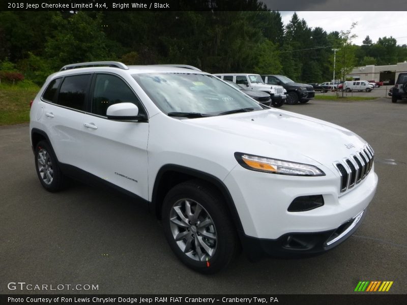 Front 3/4 View of 2018 Cherokee Limited 4x4