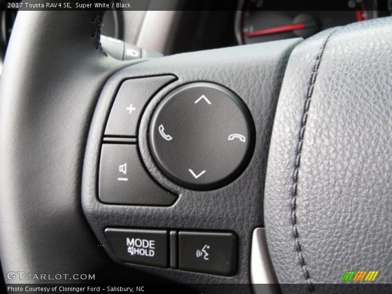 Super White / Black 2017 Toyota RAV4 SE