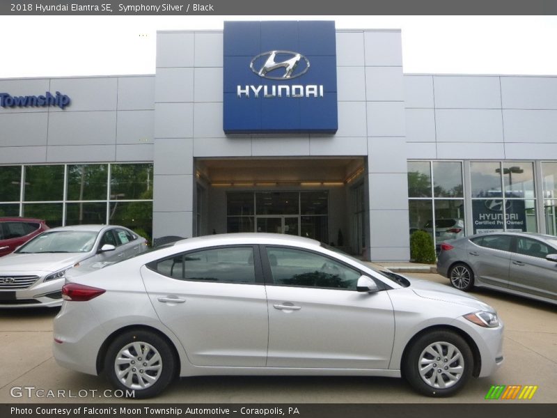 Symphony Silver / Black 2018 Hyundai Elantra SE