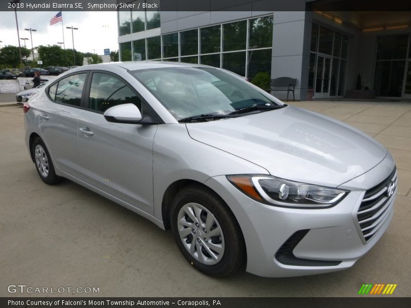 Front 3/4 View of 2018 Elantra SE