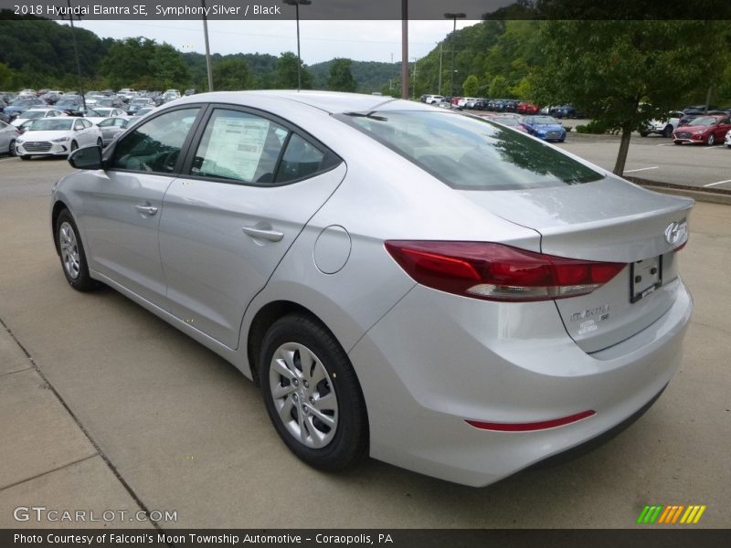 Symphony Silver / Black 2018 Hyundai Elantra SE