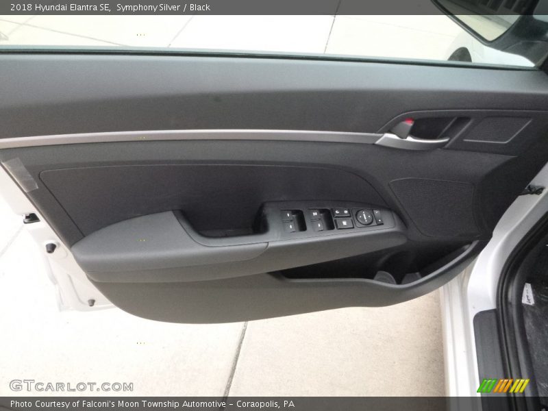 Symphony Silver / Black 2018 Hyundai Elantra SE