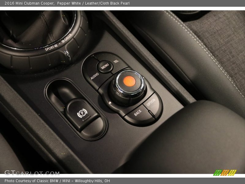 Pepper White / Leather/Cloth Black Pearl 2016 Mini Clubman Cooper
