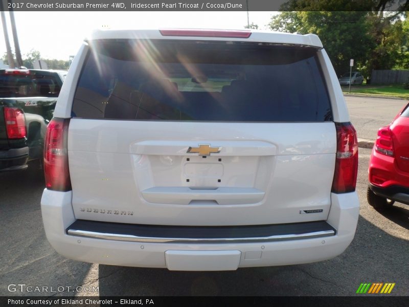 Iridescent Pearl Tricoat / Cocoa/Dune 2017 Chevrolet Suburban Premier 4WD