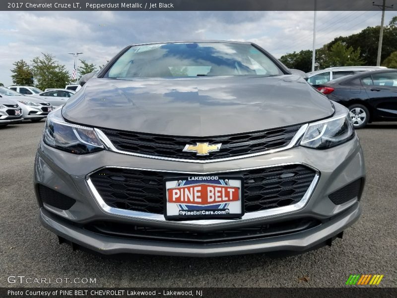 Pepperdust Metallic / Jet Black 2017 Chevrolet Cruze LT