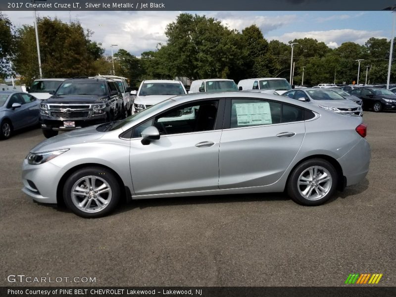 Silver Ice Metallic / Jet Black 2017 Chevrolet Cruze LT