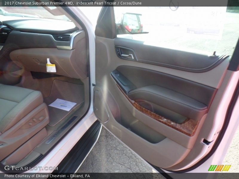 Iridescent Pearl Tricoat / Cocoa/Dune 2017 Chevrolet Suburban Premier 4WD
