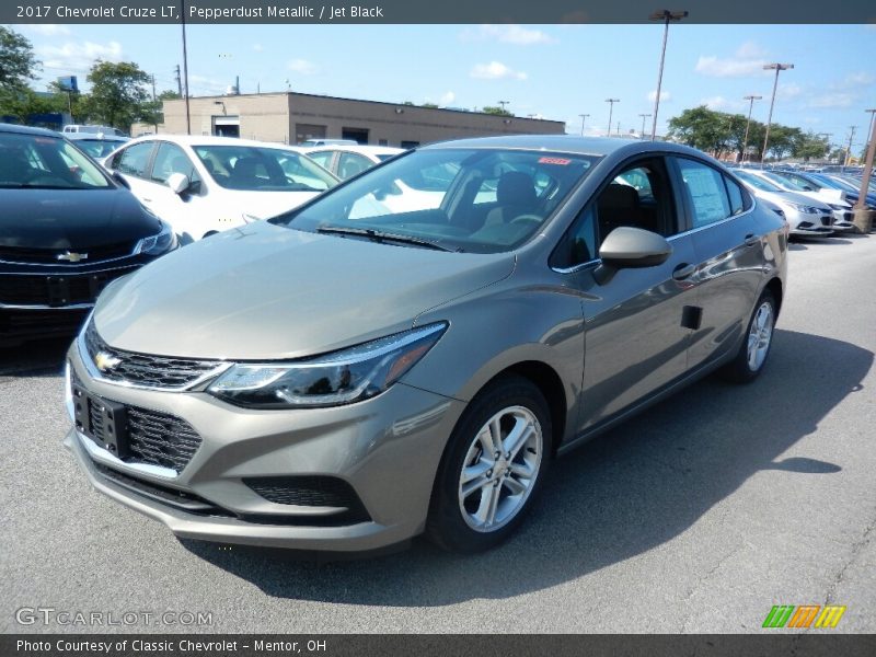 Pepperdust Metallic / Jet Black 2017 Chevrolet Cruze LT