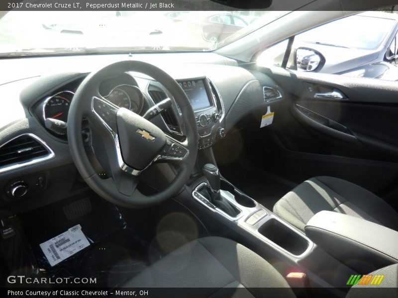 Pepperdust Metallic / Jet Black 2017 Chevrolet Cruze LT