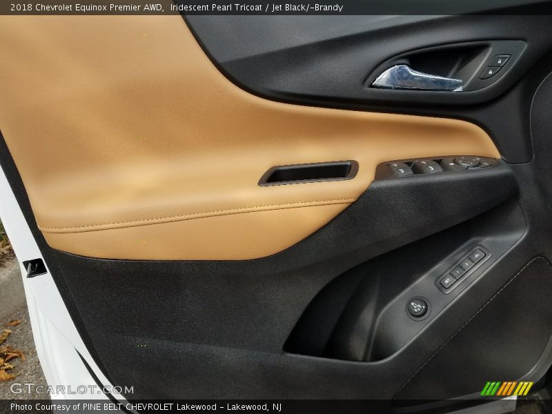 Iridescent Pearl Tricoat / Jet Black/­Brandy 2018 Chevrolet Equinox Premier AWD