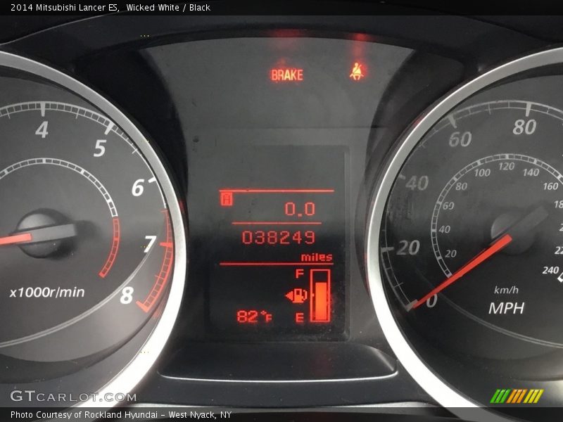 Wicked White / Black 2014 Mitsubishi Lancer ES