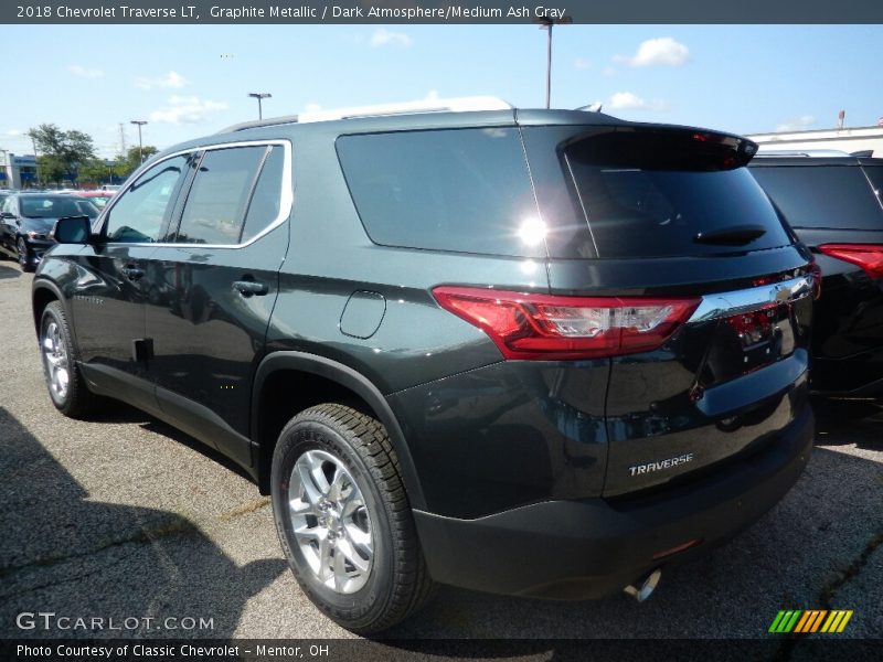 Graphite Metallic / Dark Atmosphere/Medium Ash Gray 2018 Chevrolet Traverse LT