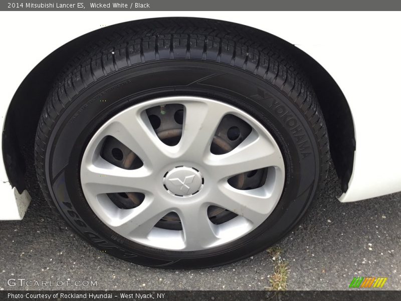 Wicked White / Black 2014 Mitsubishi Lancer ES