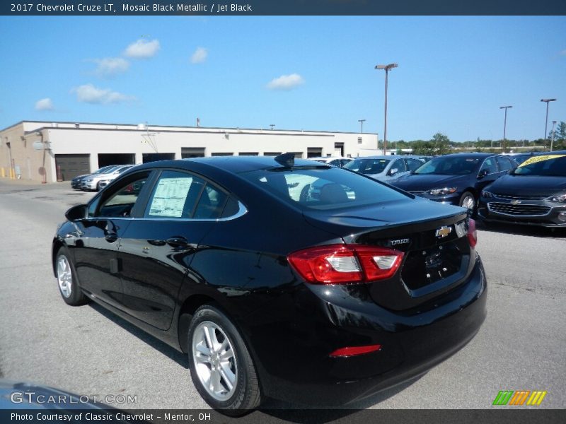 Mosaic Black Metallic / Jet Black 2017 Chevrolet Cruze LT