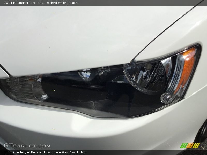Wicked White / Black 2014 Mitsubishi Lancer ES