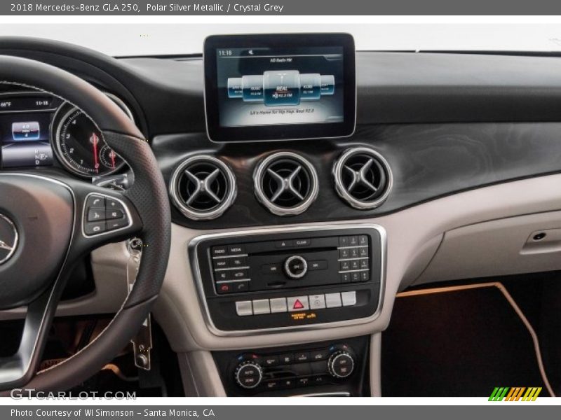 Polar Silver Metallic / Crystal Grey 2018 Mercedes-Benz GLA 250