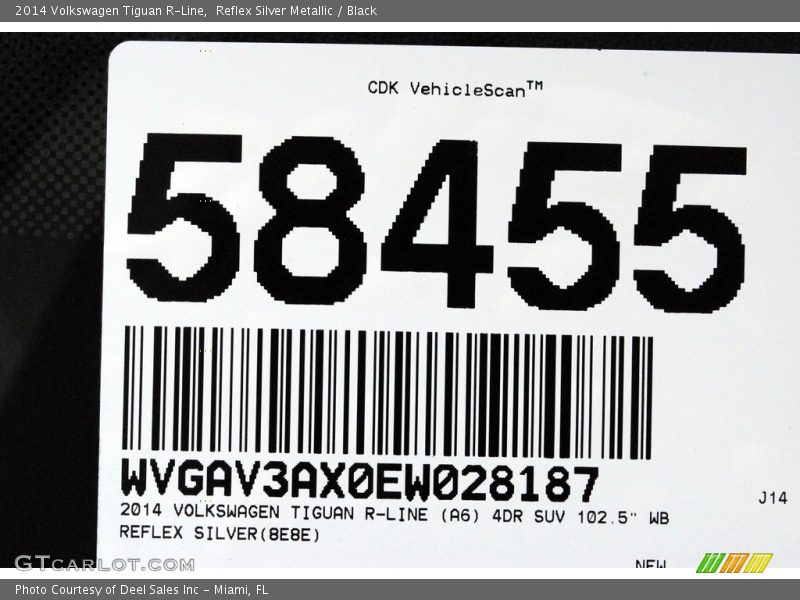 Reflex Silver Metallic / Black 2014 Volkswagen Tiguan R-Line