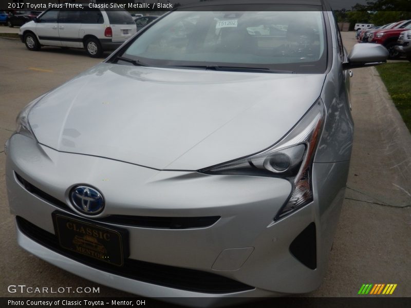 Classic Silver Metallic / Black 2017 Toyota Prius Three