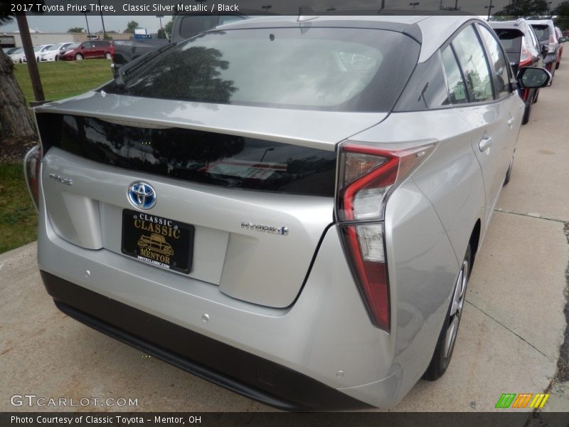 Classic Silver Metallic / Black 2017 Toyota Prius Three