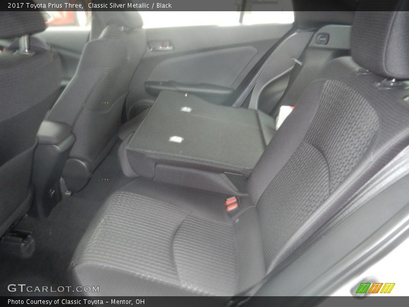 Classic Silver Metallic / Black 2017 Toyota Prius Three