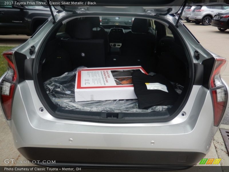 Classic Silver Metallic / Black 2017 Toyota Prius Three