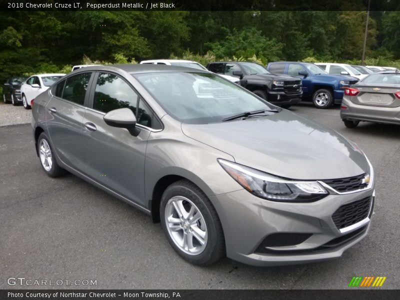 Pepperdust Metallic / Jet Black 2018 Chevrolet Cruze LT