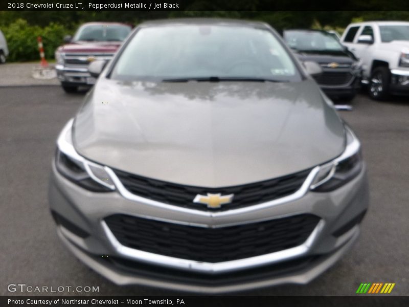 Pepperdust Metallic / Jet Black 2018 Chevrolet Cruze LT