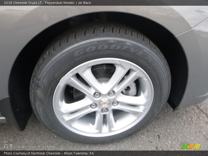 Pepperdust Metallic / Jet Black 2018 Chevrolet Cruze LT