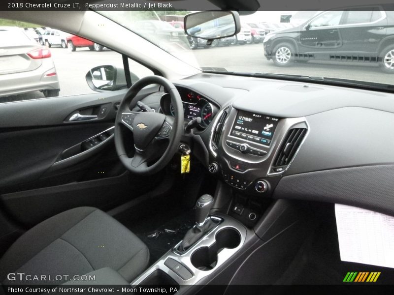 Pepperdust Metallic / Jet Black 2018 Chevrolet Cruze LT