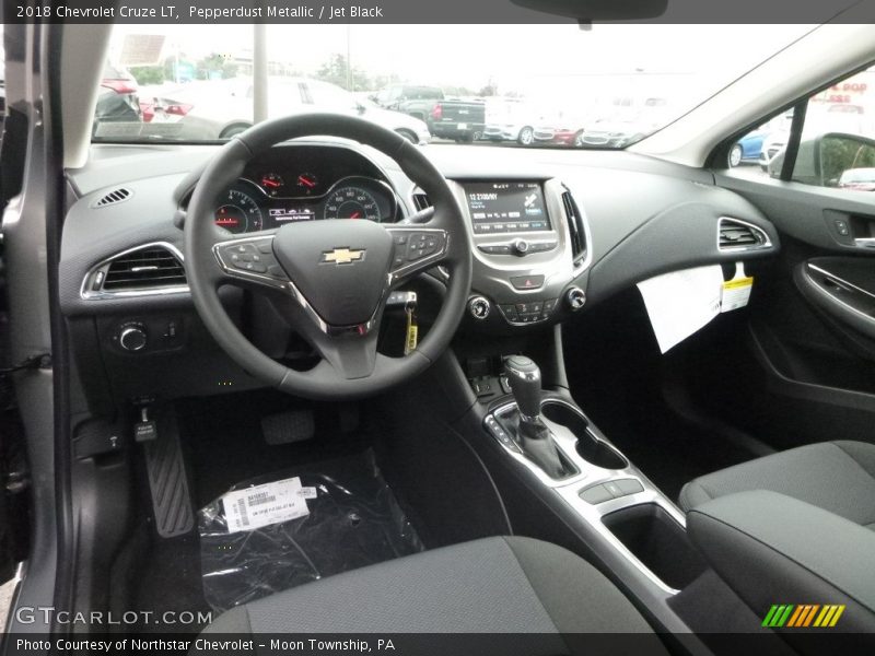 Pepperdust Metallic / Jet Black 2018 Chevrolet Cruze LT