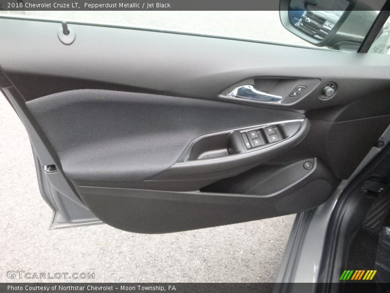 Pepperdust Metallic / Jet Black 2018 Chevrolet Cruze LT