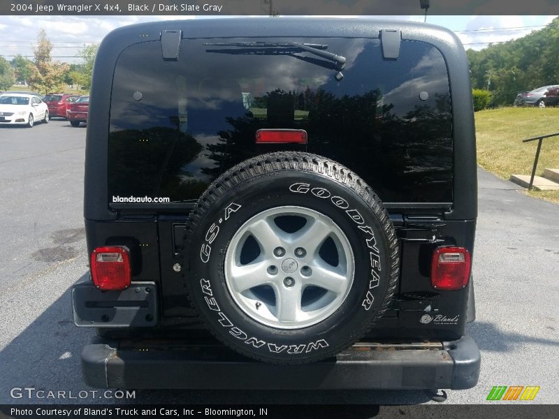 Black / Dark Slate Gray 2004 Jeep Wrangler X 4x4