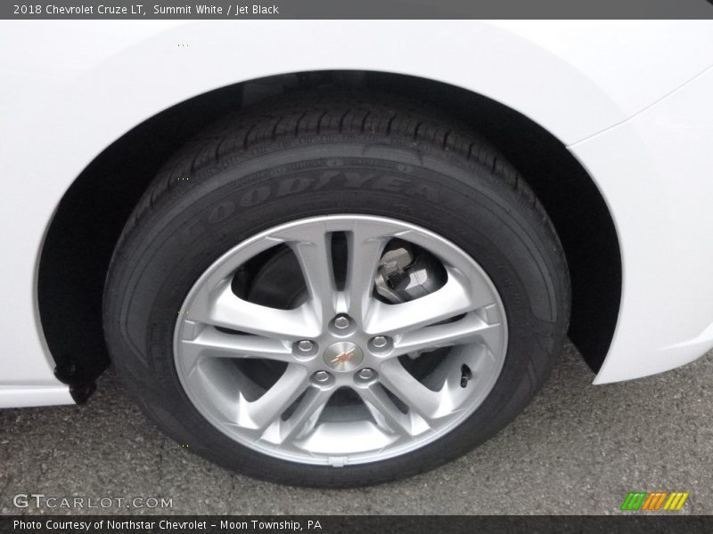 Summit White / Jet Black 2018 Chevrolet Cruze LT