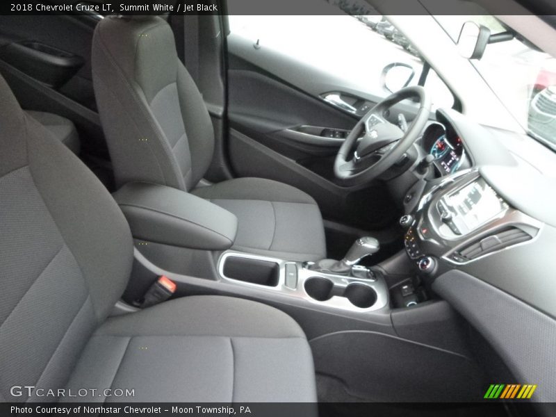 Summit White / Jet Black 2018 Chevrolet Cruze LT