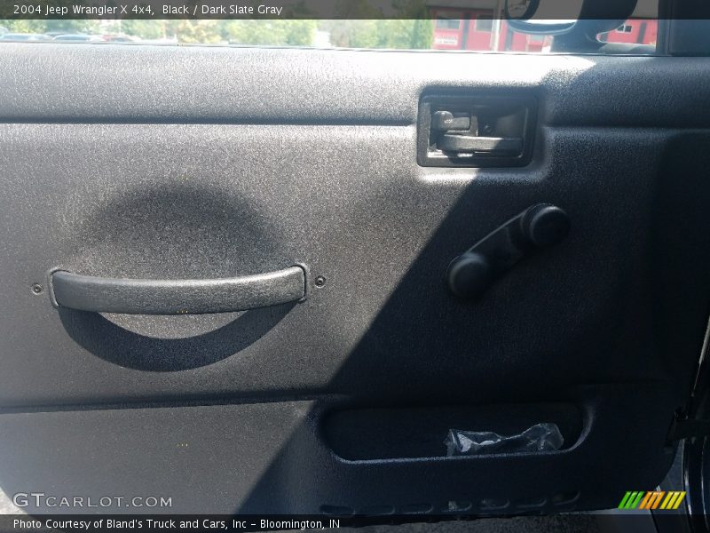 Black / Dark Slate Gray 2004 Jeep Wrangler X 4x4