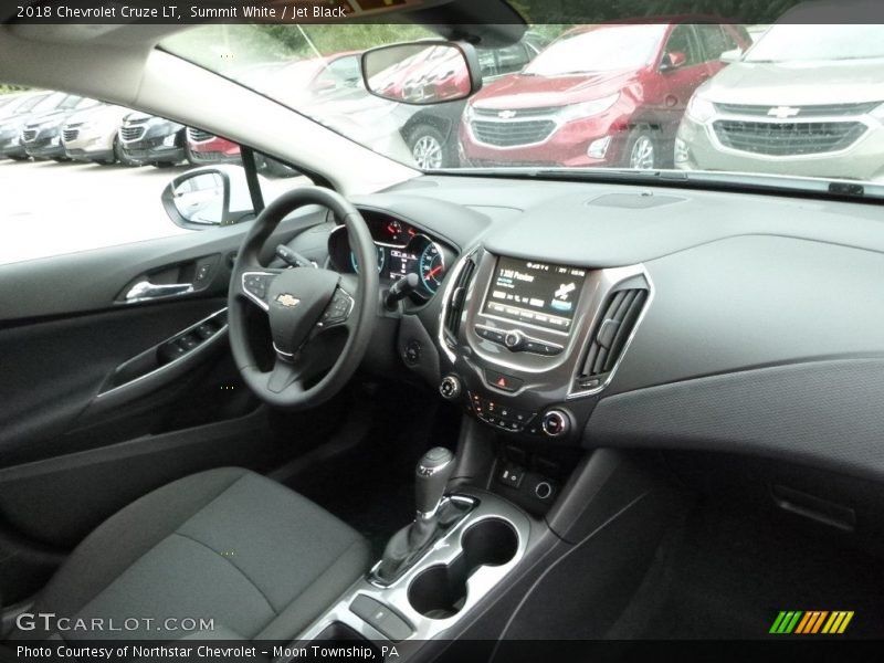 Summit White / Jet Black 2018 Chevrolet Cruze LT