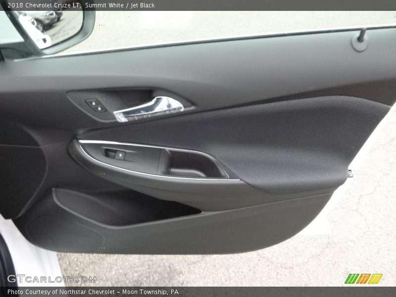 Summit White / Jet Black 2018 Chevrolet Cruze LT