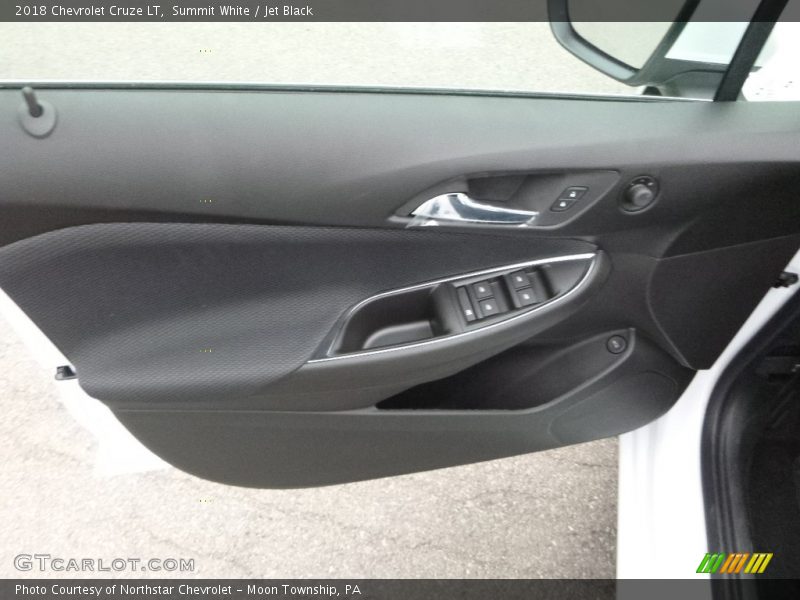 Summit White / Jet Black 2018 Chevrolet Cruze LT