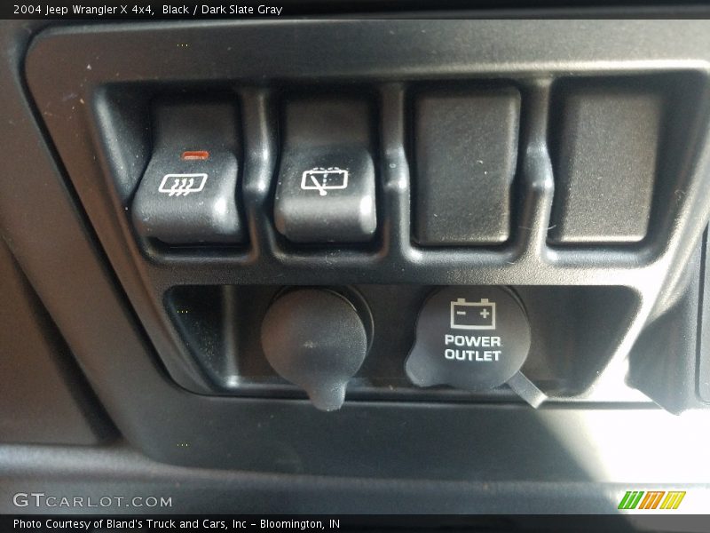 Black / Dark Slate Gray 2004 Jeep Wrangler X 4x4