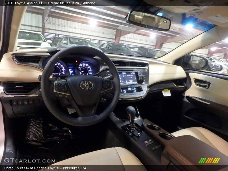 Creme Brulee Mica / Almond 2018 Toyota Avalon XLE
