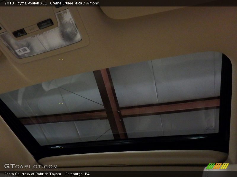 Creme Brulee Mica / Almond 2018 Toyota Avalon XLE